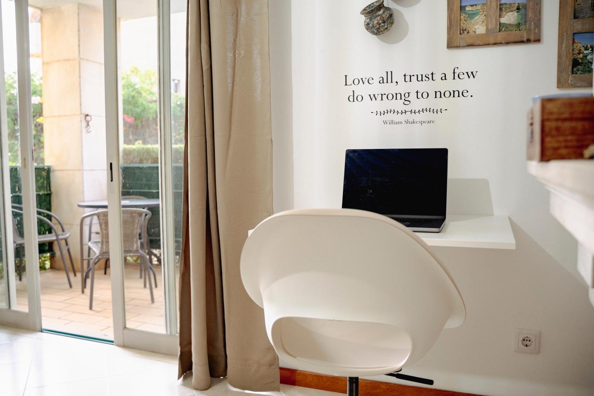 Wonderful Apartment In Ferragudo 2Double Beds Near Beaches And Golf 외부 사진